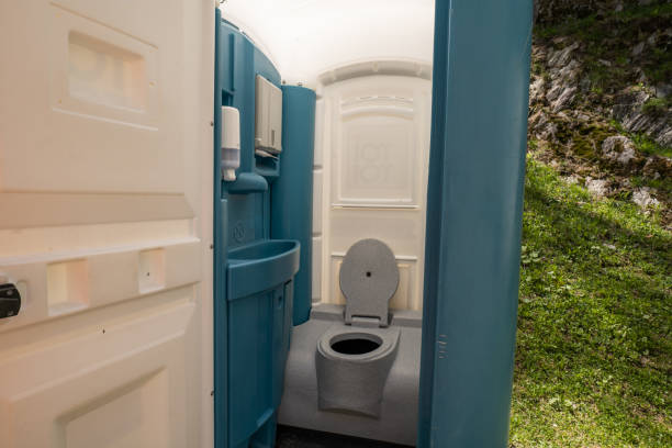 Best Portable restroom trailer rental  in Linden, NJ